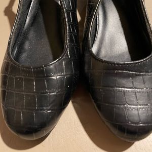 Black comfort shoes